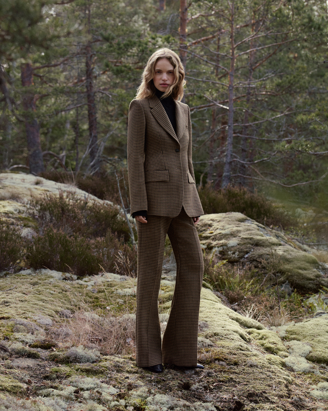 Woman in brown Swedish Wool suit 